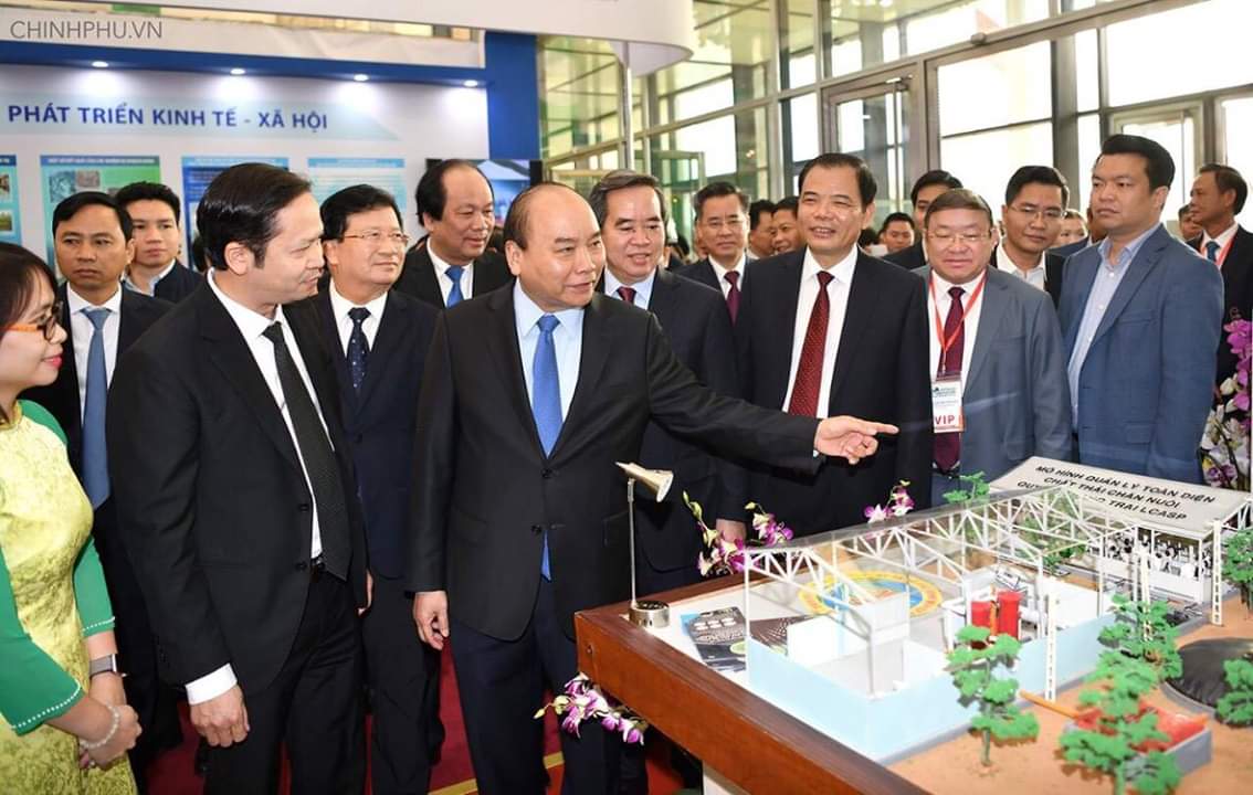 Thủ tướng Nguyễn Xuân Phúc thăm mô hình LCASP